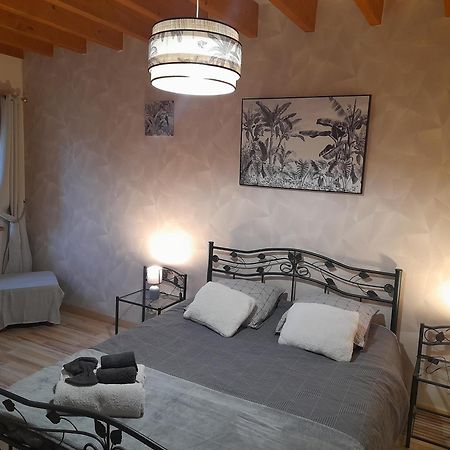 Domaine De La Tour Carree - 3 Chambres Benoitville Dış mekan fotoğraf