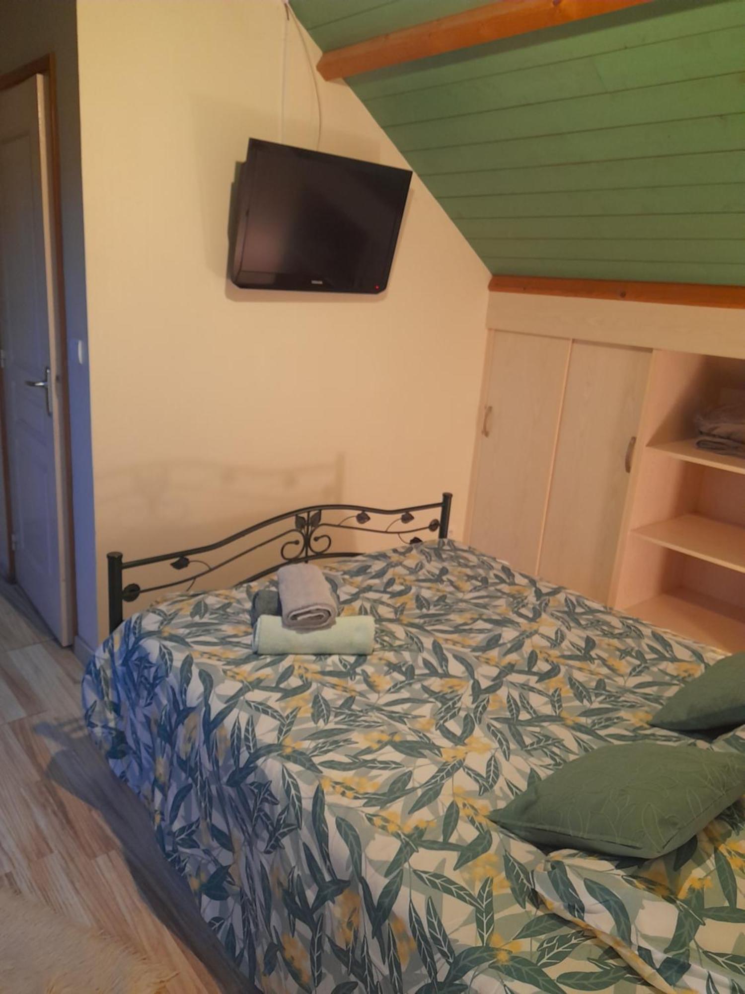 Domaine De La Tour Carree - 3 Chambres Benoitville Dış mekan fotoğraf