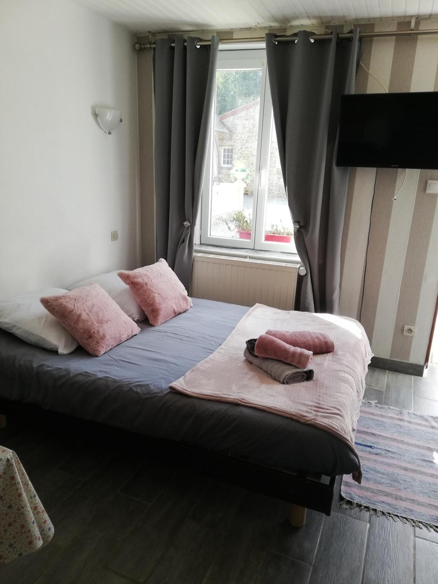 Domaine De La Tour Carree - 3 Chambres Benoitville Dış mekan fotoğraf